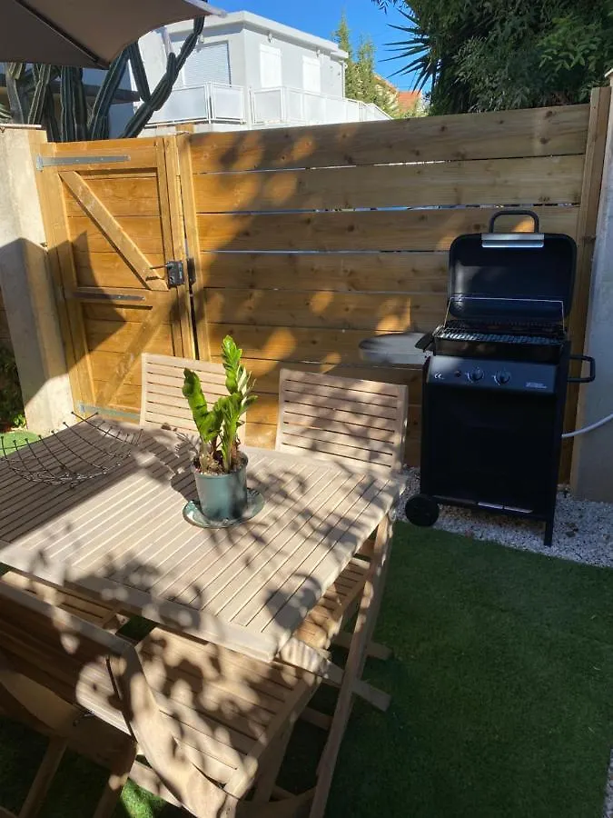 Petite Maison En Ville Avec Jardin Proche Des Plages Toulon